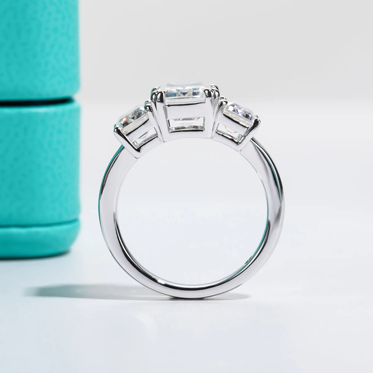 AnuJewel 5cttw Emerald D Color Moissanite Engagement Ring 925 Sterling Silver Three-Stone Ring For Women Jewelry Wholesale