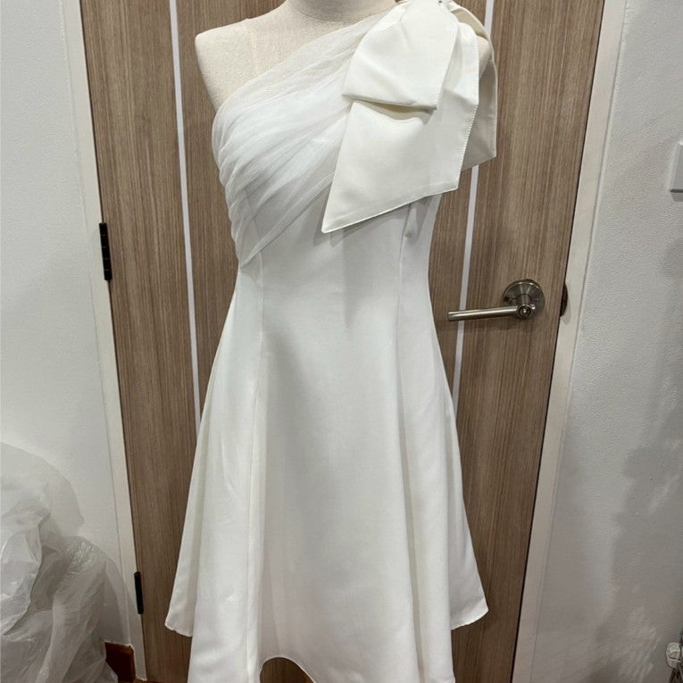 เดรสสั้น ชุดออกงาน เดรสออกงาน ชุดราตรี NP063 เดรส กระโปรงสั้น ไหล่เบี่ยง มีโบว์ Woman Dress ผู้หญิง