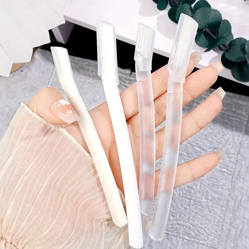 มีดโกนกันคิ้ว มีดโกนขน มี 2 สี สีใส สีขาว ตัดแต่งขนคิ้ว ให้ดูสวยงาม ขนาดพอเหมาะ ถนัดมือ