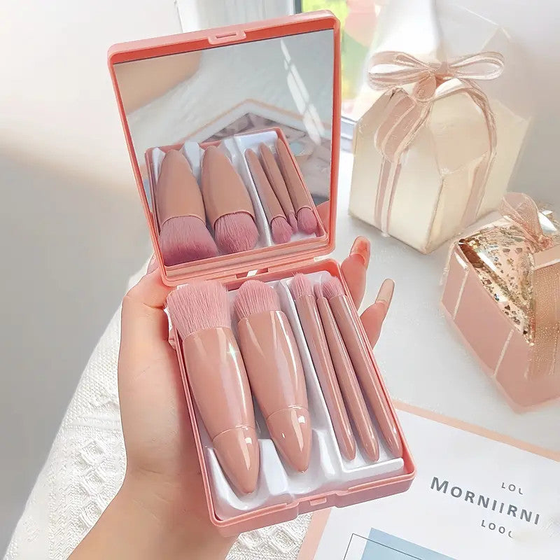 แปรงแต่งหน้า เซ็ต 5 ชิ้น แบบพกพา ขนนุ่ม ใช้แต่งหน้ากับ บลัชออน Blush on ลิปสติก อายแชโดว์ ได้ อุปกรณ์แต่งหน้า Make Up