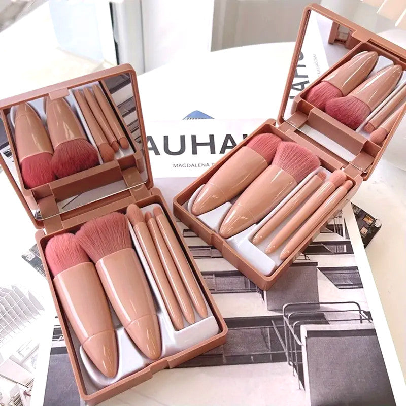 แปรงแต่งหน้า เซ็ต 5 ชิ้น แบบพกพา ขนนุ่ม ใช้แต่งหน้ากับ บลัชออน Blush on ลิปสติก อายแชโดว์ ได้ อุปกรณ์แต่งหน้า Make Up
