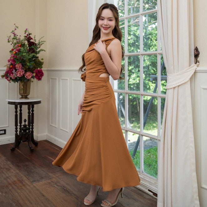 เดรส ชุดราตรี เดรสออกงานหรู NP065 ไหล่เบี่ยงเว้าเอว รูดทั้งตัว พร้อม ดอกไม้ ใส่ออกงานแต่ง พรีเมี่ยม
