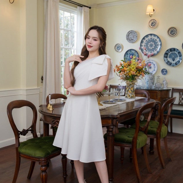 เดรสสั้น เดรสน่ารักๆ เดรสออกงาน ชุดราตรี NINA เดรส กระโปรงสั้น ไหล่เบี่ยง มีโบว์ Woman Dress ผู้หญิง