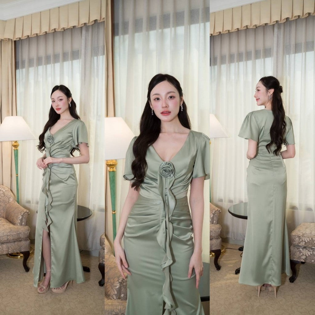 เดรสยาว ชุดราตรี เดรสงานแต่ง Elegant พรีเมี่ยม คอวีแขนสั้น จีบกระโปรง มีดอกไม้ สายเกลียวห้อย Woman Dress