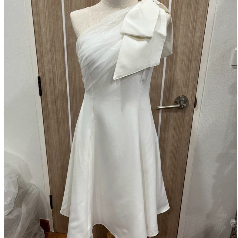 เดรสสั้น ชุดออกงาน เดรสออกงาน ชุดราตรี NP063 เดรส กระโปรงสั้น ไหล่เบี่ยง มีโบว์ Woman Dress ผู้หญิง